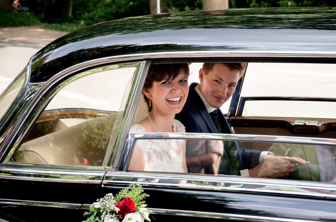 photoshoot wedding car